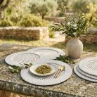 Plato de sitio Ratan blanco 3